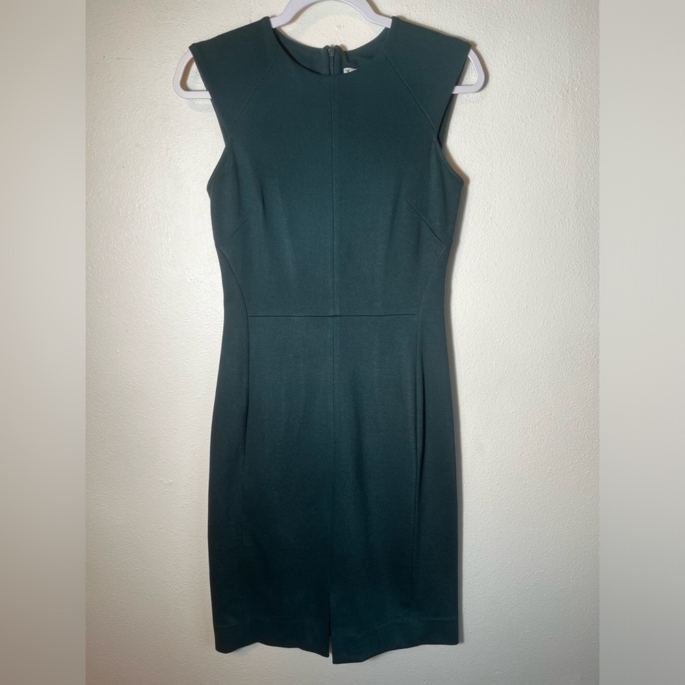 M.M LaFleur The Katie Dress—Textured Ponte in Emerald Green Size 2 - Picture 4 of 9